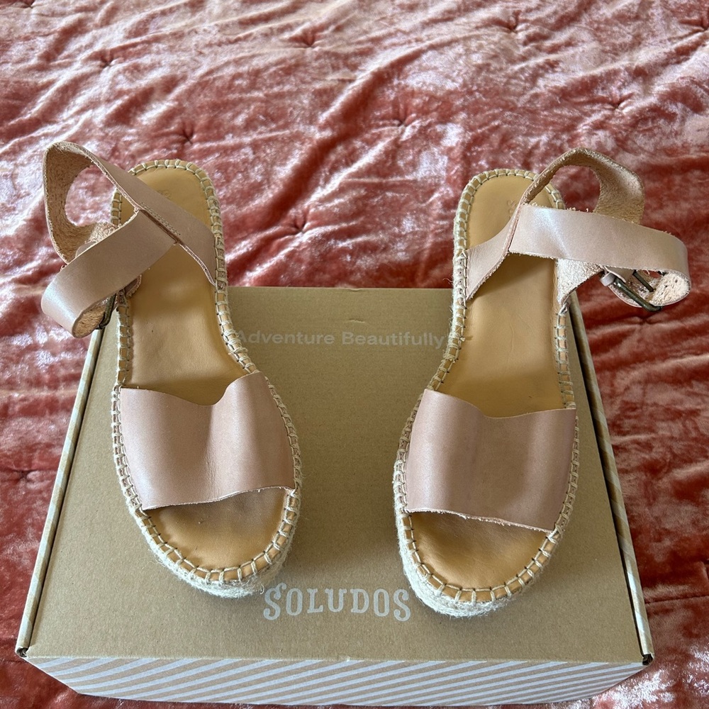 Soludos… wedge sandals, size 9.5, dove gray
